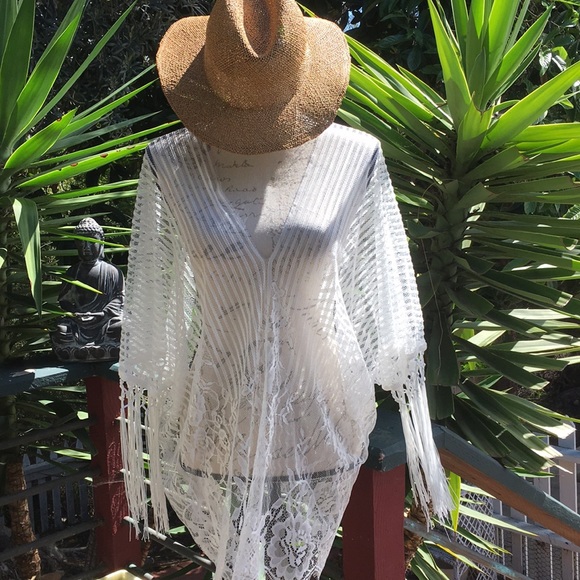 🌸Sale🌸New! Bohemian White Kimono - Picture 2 of 8